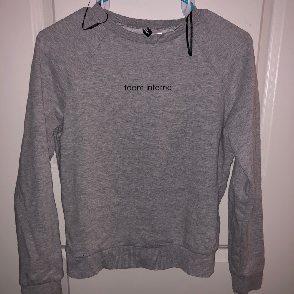 H&M ‘team internet’ sweatshirt